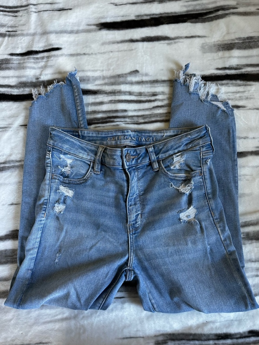 American Eagle Light Blue Ripped Women's Jeans